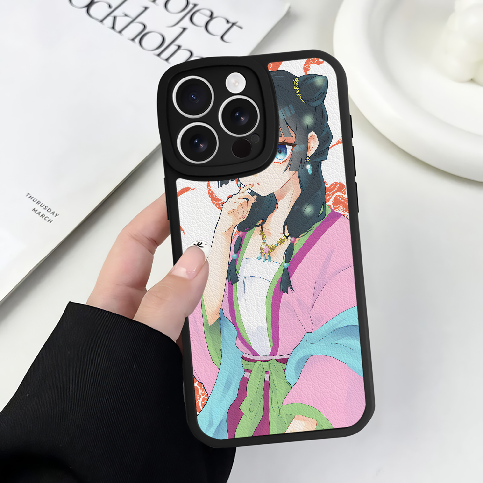 （画像用） 薬屋のひとりごと The Apothecary Diaries 【iPhone 16シリーズ対応】シリコンスマホケース（レザー調） 材質：シリコン